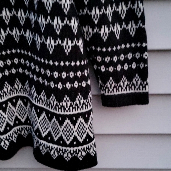 CHRISTOPHER &BANKS WOMENS SWEATER SIZE MEDIUM NWT - Picture 16 of 16